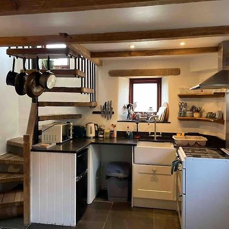 9A Viaduct Cottage - The Cosiest Bolthole In The Sw! هايلي المظهر الخارجي الصورة