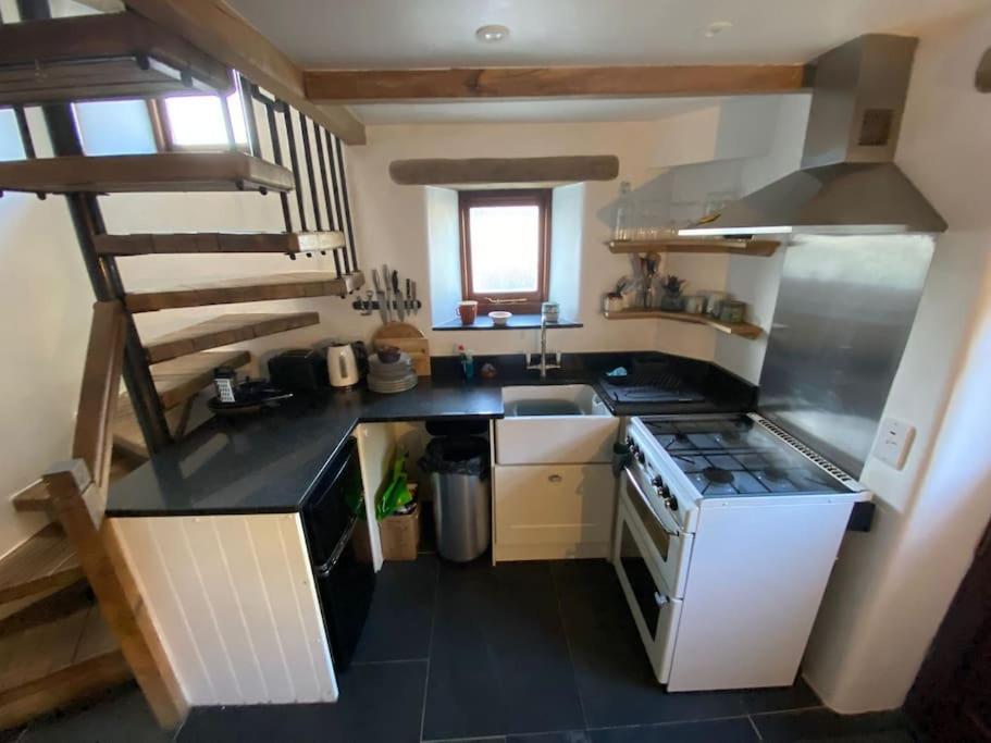 9A Viaduct Cottage - The Cosiest Bolthole In The Sw! هايلي المظهر الخارجي الصورة